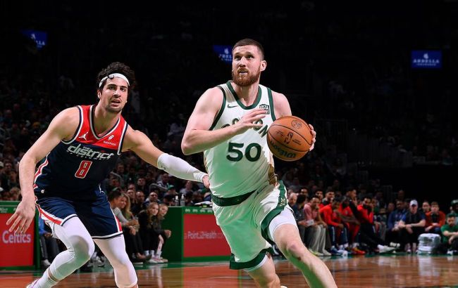 Михайлюк із повторенням рекорду результативності закрив регулярку НБА: хайлайти українця