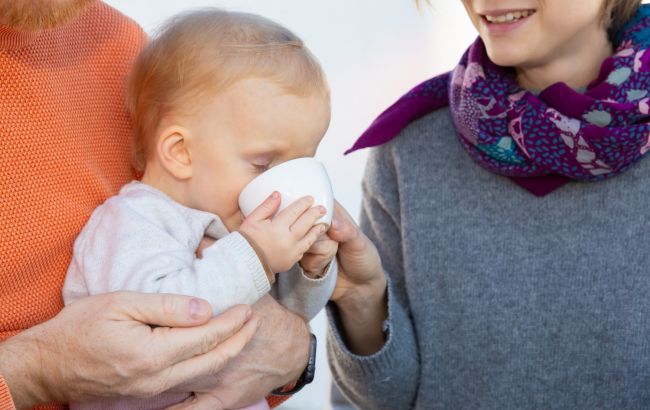Лікар назвала популярні напої, які заборонено давати дітям: що важливо знати