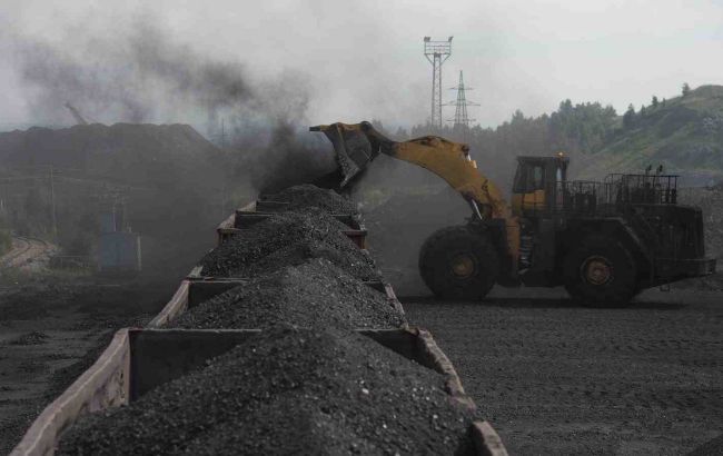 В ФЭС оценили объем антрацита, который продолжают незаконно ввозить из ОРДЛО в Украину&nbsp;