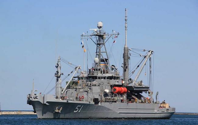 Корабль США открыл предупредительный огонь по иранскому судну