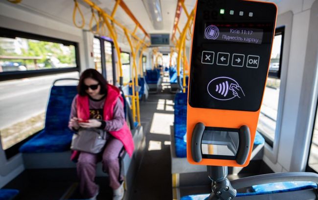 В Киеве тестируют систему безбилетного проезда в транспорте: как это работает