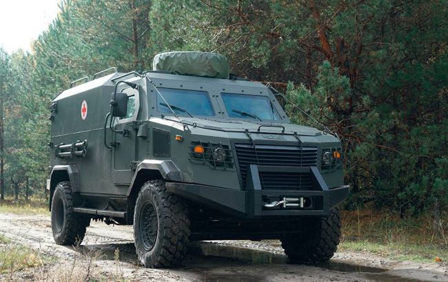 Міноборони дозволило експлуатацію нового медичного бронеавтомобіля "Козак-5МЕД"