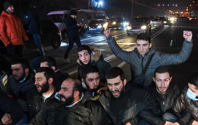 В Армении снова протестуют против Пашиняна, перекрывают улицы