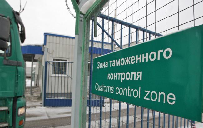 СБУ задержала на взятке начальника и инспектора Закарпатской таможни