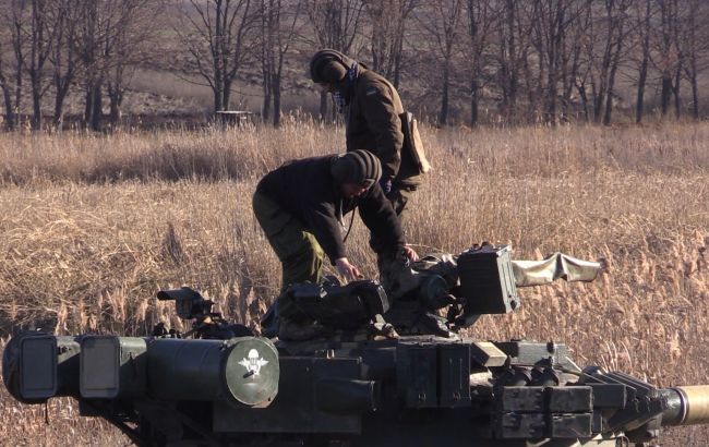 За прошедшие сутки на Донбассе зафиксировано 30 обстрелов, ранены 4 военных