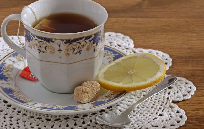 Багато хто не знає. Як насправді пити чай з лимоном, щоб отримати вітамін С