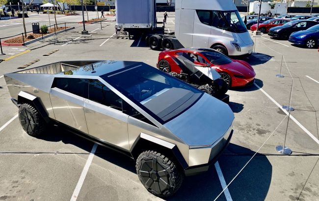 Tesla снова отложила запуск Cybertruck: назван новый срок, и это не 2022 год