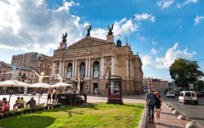 Скільки українців планують подорожувати цього літа: опитування