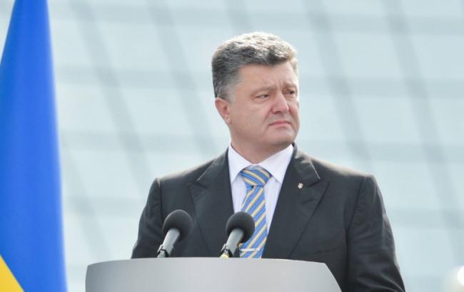 Порошенко: до конца года в ВСУ передадут более 300 единиц бронетехники