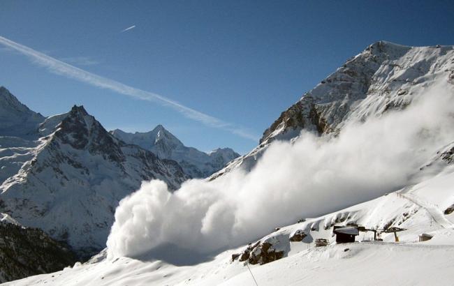 ГСЧС предупреждает о повышенной лавинной опасности в Ивано-Франковской области 4 апреля