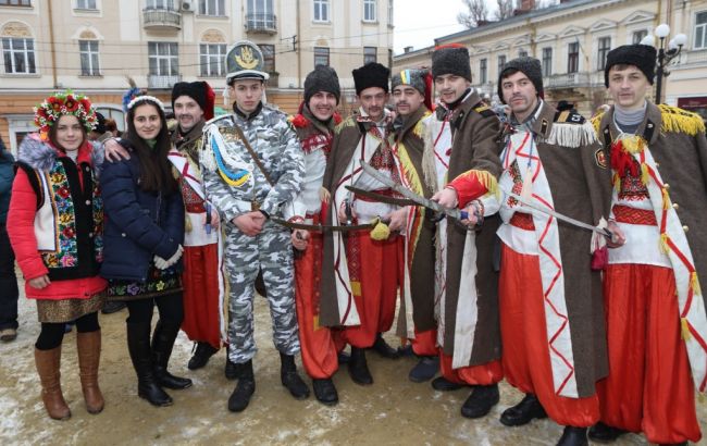 Фирташ спонсирует Маланку-фест в Черновцах