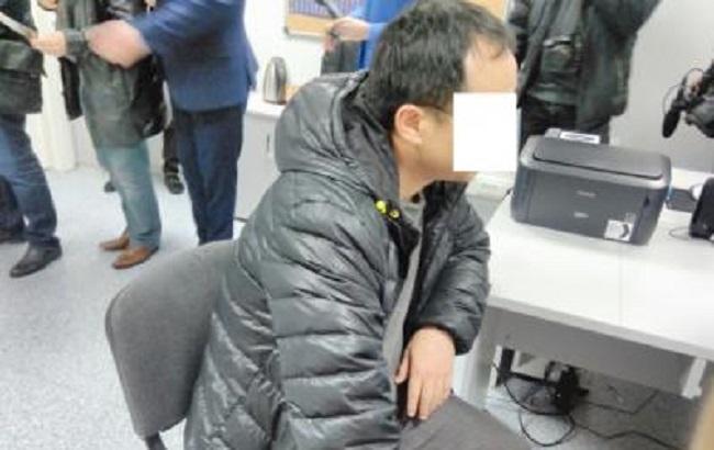 У "Борисполі" затримали китайця-організатора міжнародного каналу торгівлі людьми