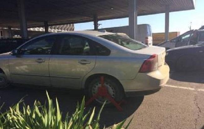 Пограничники обнаружили разыскиваемых Интерполом иностранца и авто