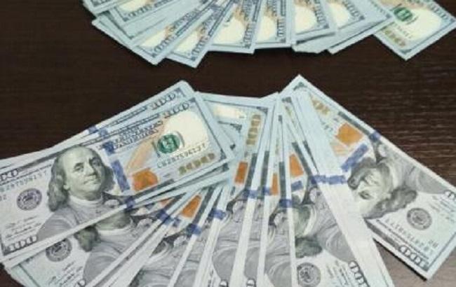 Прикордонники на КПВВ "Майорське" затримали чоловіка з понад 20 тис. доларів