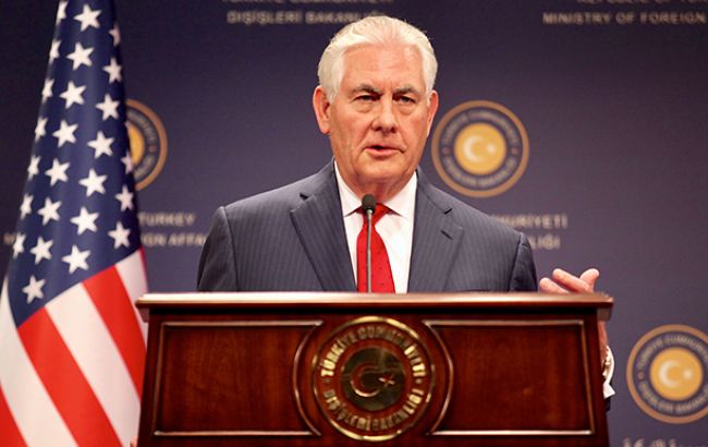 Тиллерсон обсудил с главой МИД Канады ситуацию в Украине