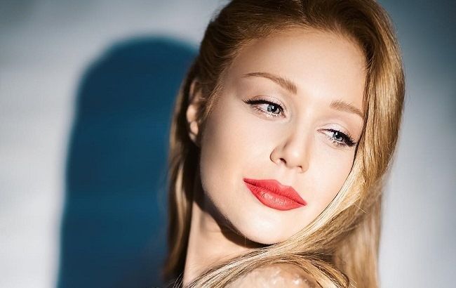 Елегантність і ніжність в одному флаконі: Тіна Кароль приміряла новий образ на Голосі країни 9