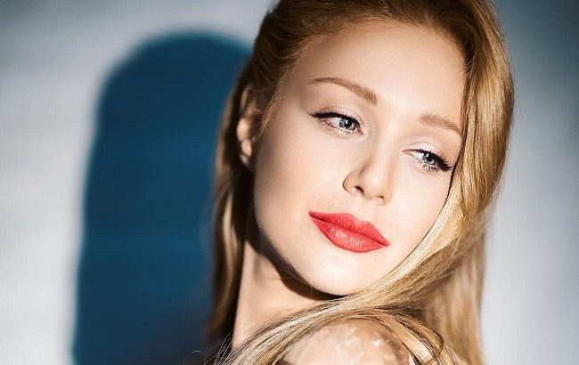 "Скільки душі в цьому фото": Тіна Кароль знову зачаровує задумливим знімком