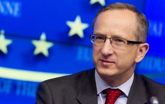 Томбинский призвал мировое сообщество помочь в защите целостности Украины