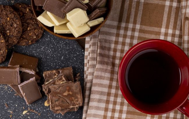 Гірше за каву: цей популярний смаколик категорично не можна їсти після 18:00