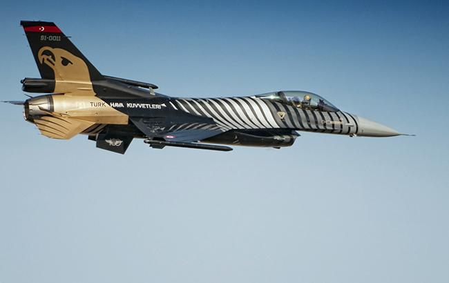 ВВС Турции нанесли авиаудар по складам террористов в Ираке