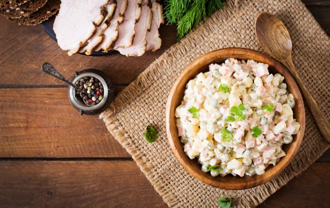 Історія олів'є: яким салат був на початку своїх часів і чому у СРСР його спаскудили