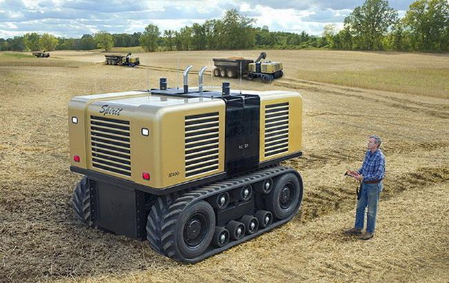 На полях Татарстана испытывают беспилотный трактор