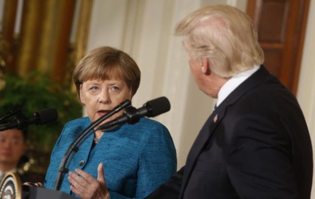 Трамп и Меркель в телефонном разговоре обсудили ситуацию на Донбассе