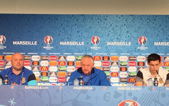 Фоменко назвал причиной провала сборной на Евро-2016 ситуацию в стране