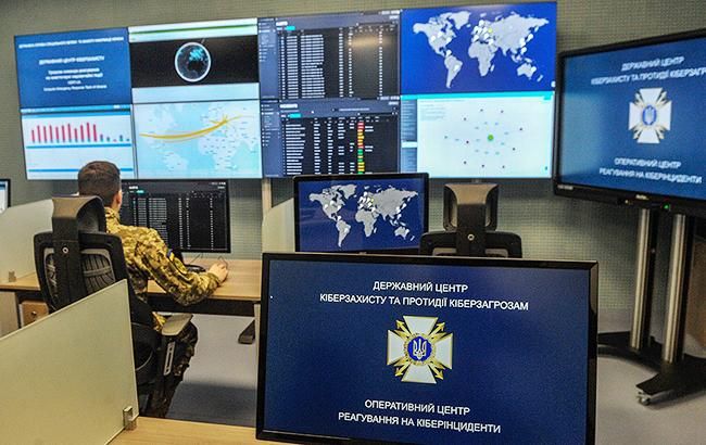 Киберполиция проверяет в соцсетях призывы к использованию газовых баллончиков в школах