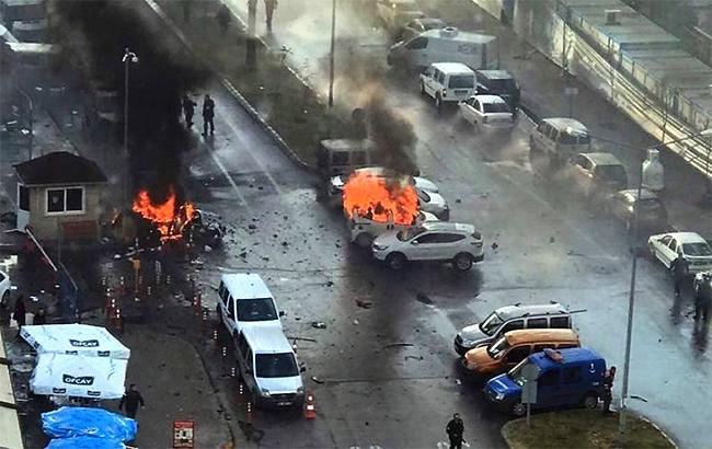 В Пакистане в результате взрыва на митинге погибло 70 человек