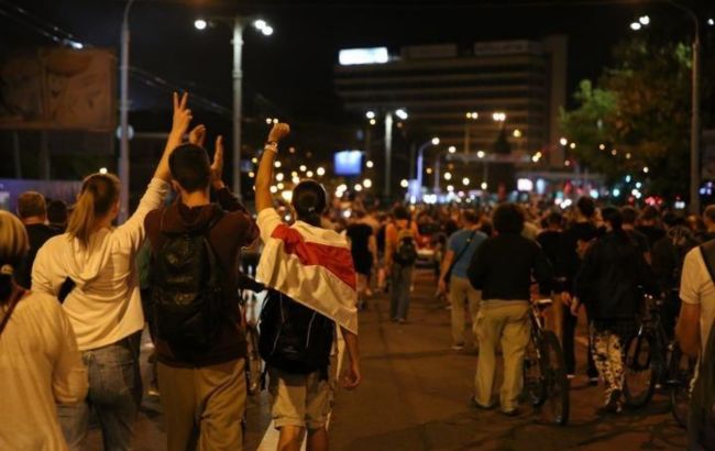 В штабе Тихановской призвали Лукашенко мирно передать власть народу