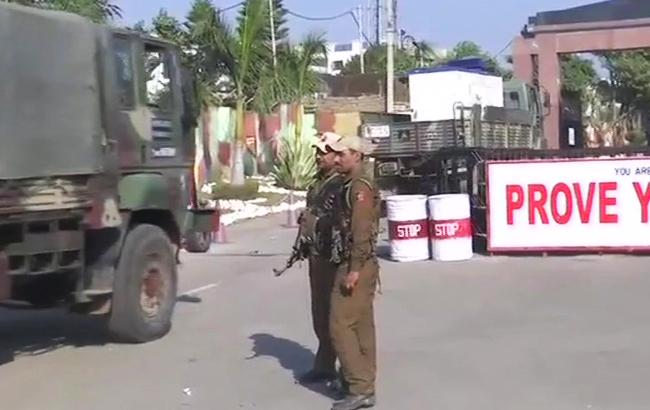 На спорной территории в Индии погибли 6 человек