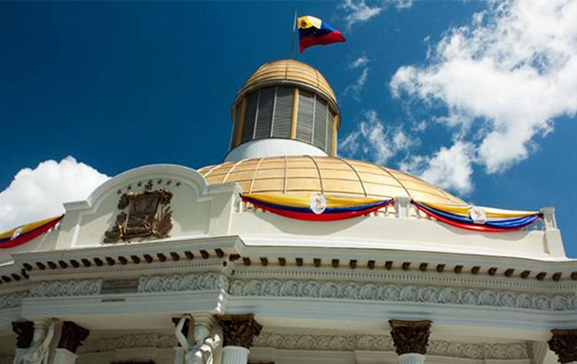 Инфляция в Венесуэле составила более 4000%