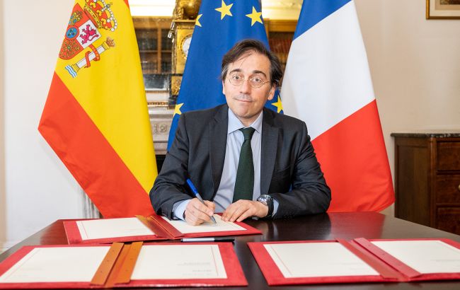 Испания вышлет около 25 российских дипломатов