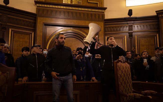 Оппозиция Армении заявила о создании "Комитета национального спасения"