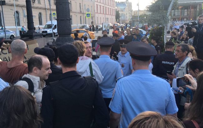 Число задержанных в Москве на акции в поддержку Сенцова увеличилось до 11