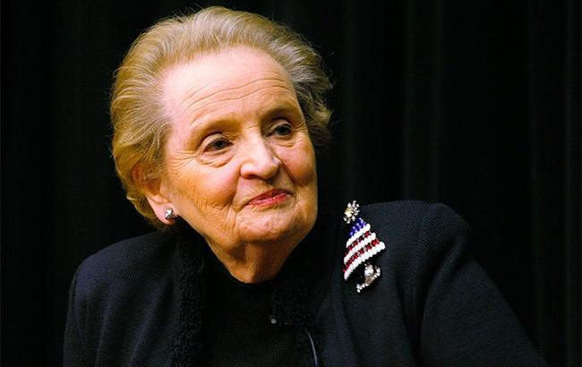 Экс-госсекретарь США Олбрайт поддерживает передачу Украине оборонительных вооружений