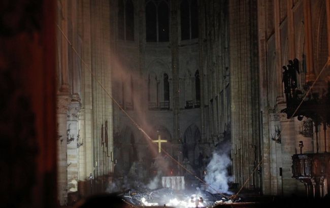 Опубликованы фото последствий пожара в Нотр-Дам де Пари
