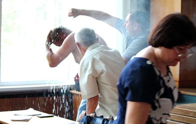 В Бердичеве мужчина совершил самоподжог на заседании горсовета