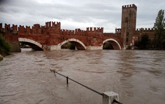 Торнадо и град: в Италии из-за непогоды погибли четыре человека