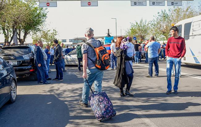 Из-за акций протеста в Ереване сорвалось заседание парламента