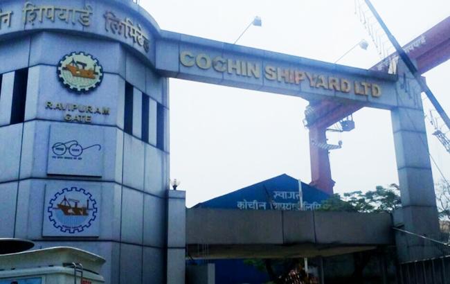 В Индии в результате взрыва на судне погибли 5 человек