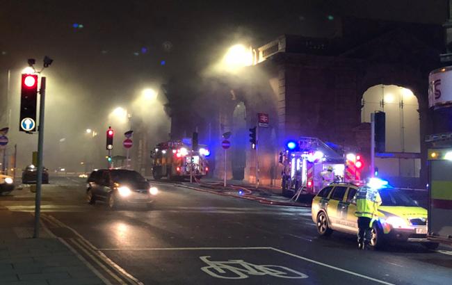 У Британії через сильну пожежу закрили вокзал