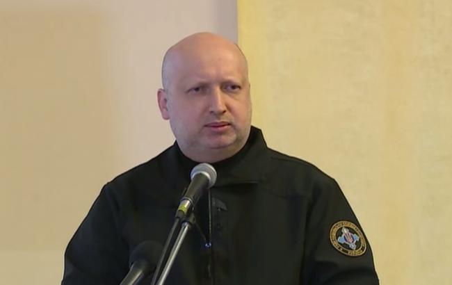 Турчинов задекларировал 2,2 млн гривен доходов и 27 старинных книг