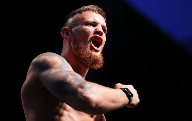 Украинец Потеря провел битву взглядов перед поединком UFC: видео