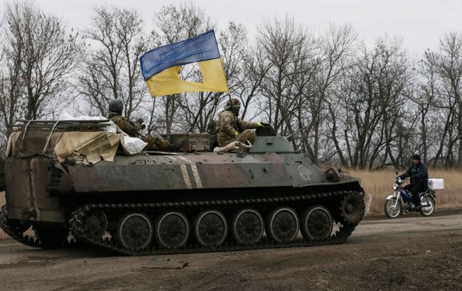 Отвод вооружений в районе Станицы Луганской возобновят 13 октября, - разведка