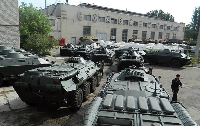 Поліція викрила розкрадання на стратегічному підприємстві в оборонній сфері