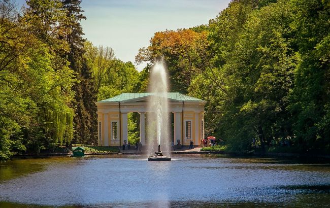 Не виходячи з дому. Як побувати на цікавих екскурсіях Україною онлайн