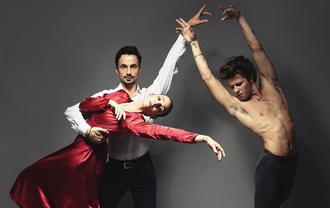 Грация и красота: Александр Стоянов снялся в эффектной фотосессии с американскими артистами