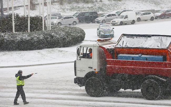 Полиция назвала наиболее заснеженные дороги